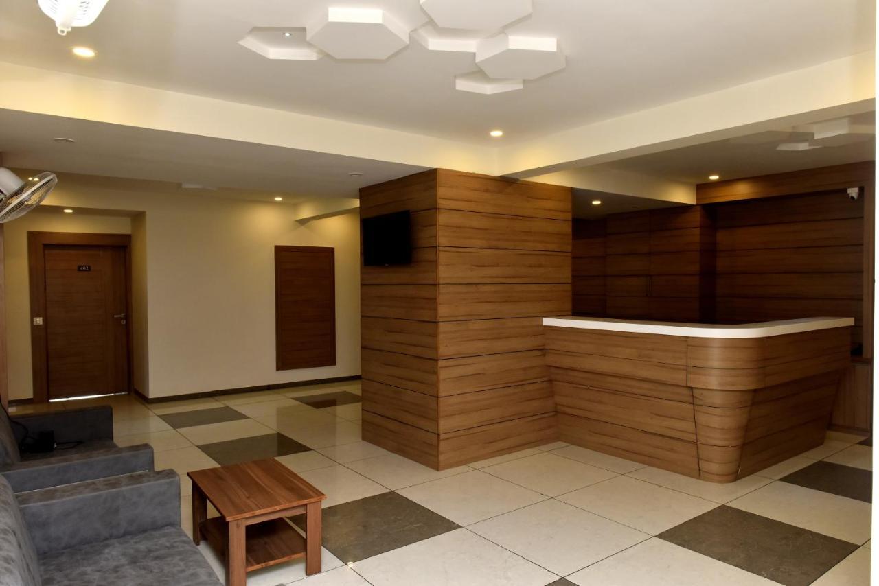 Hotel Royal Square By Sky Stays Ahmedabad Bagian luar foto