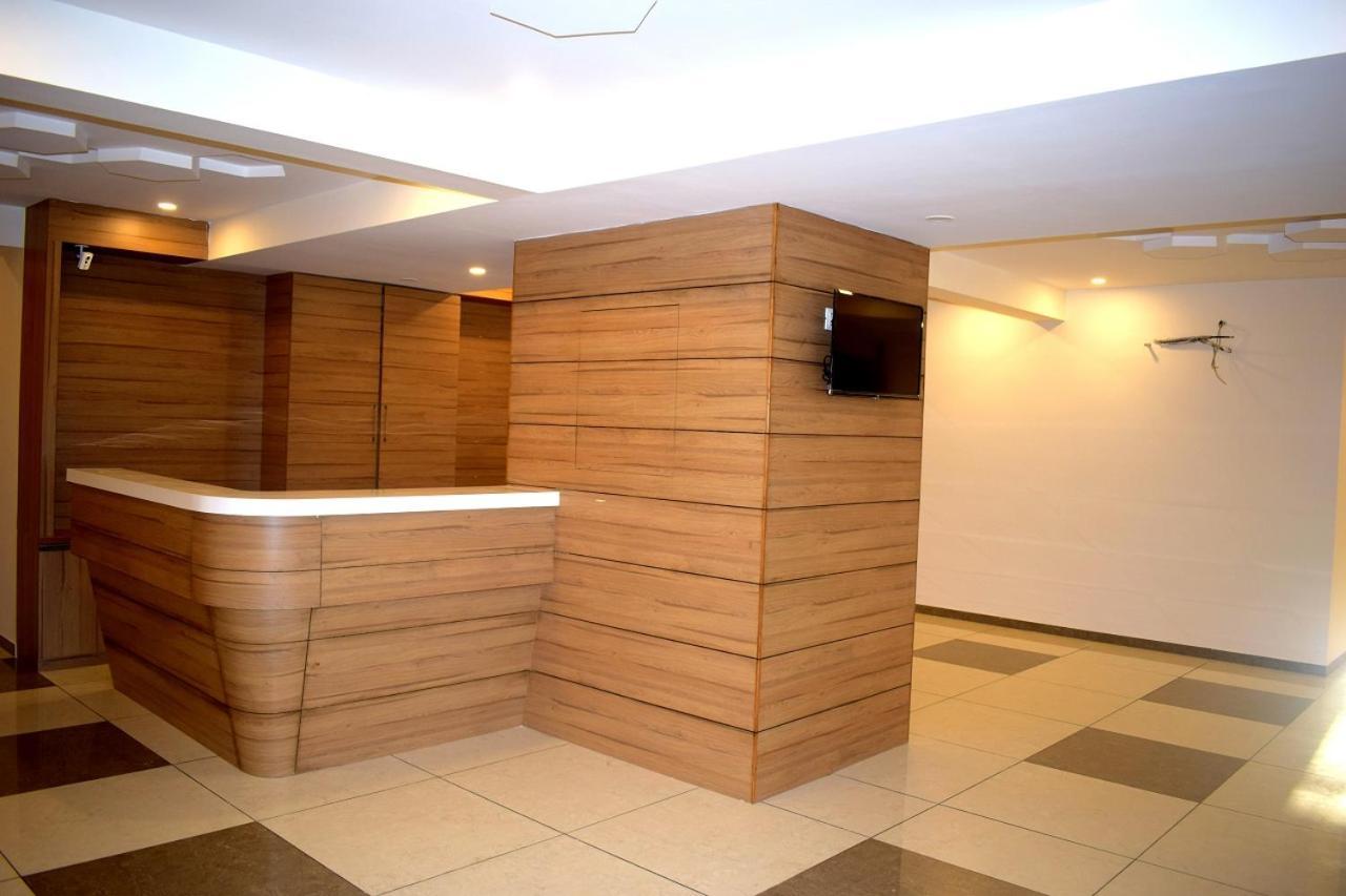 Hotel Royal Square By Sky Stays Ahmedabad Bagian luar foto