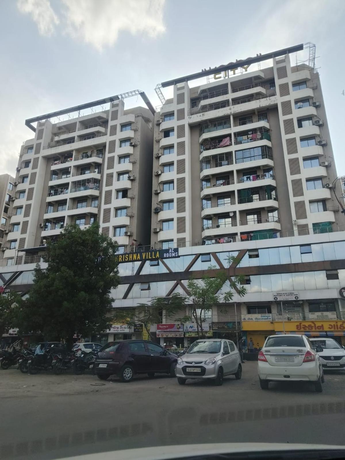 Hotel Royal Square By Sky Stays Ahmedabad Bagian luar foto