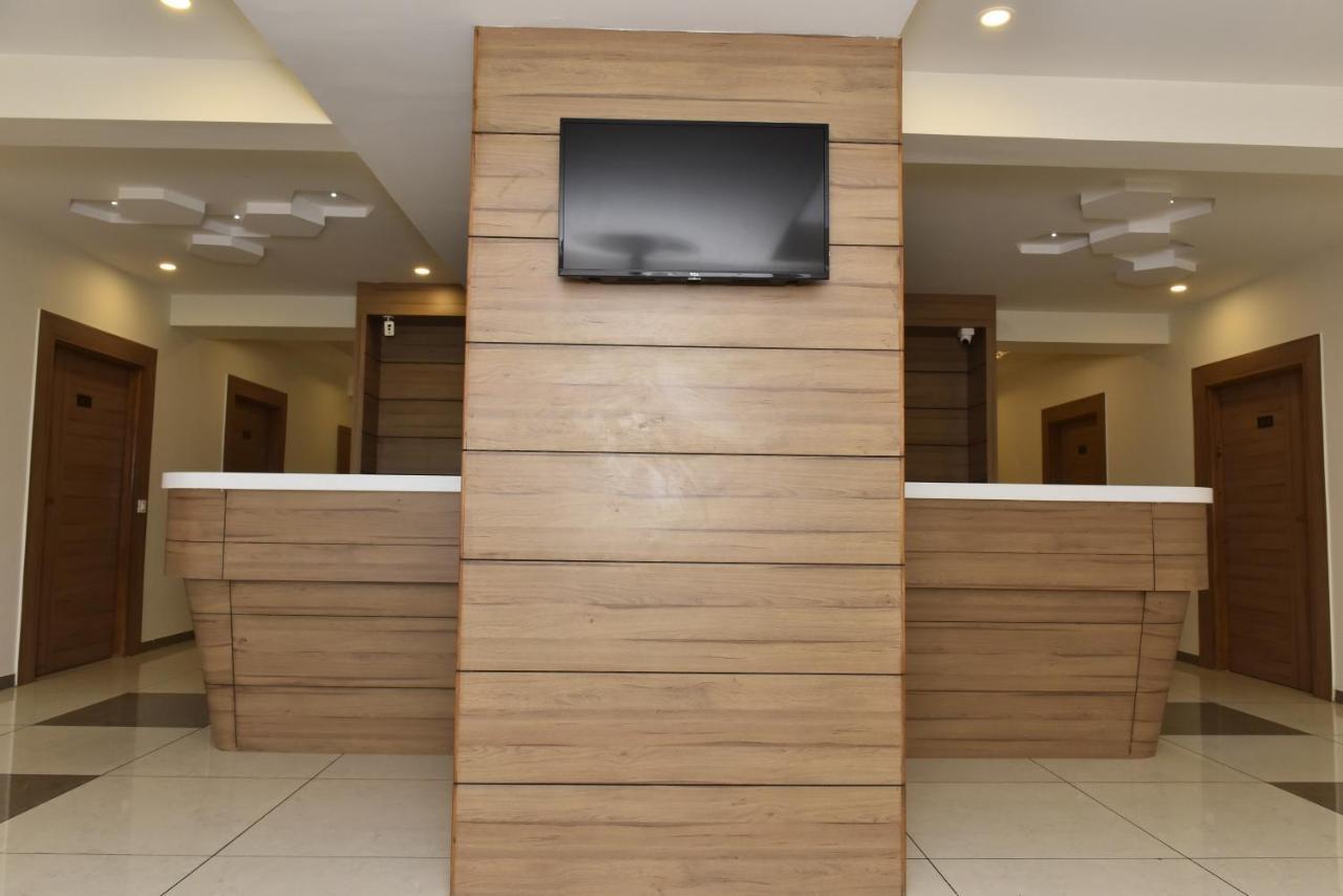 Hotel Royal Square By Sky Stays Ahmedabad Bagian luar foto